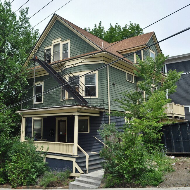 Photo - 202 Williams St