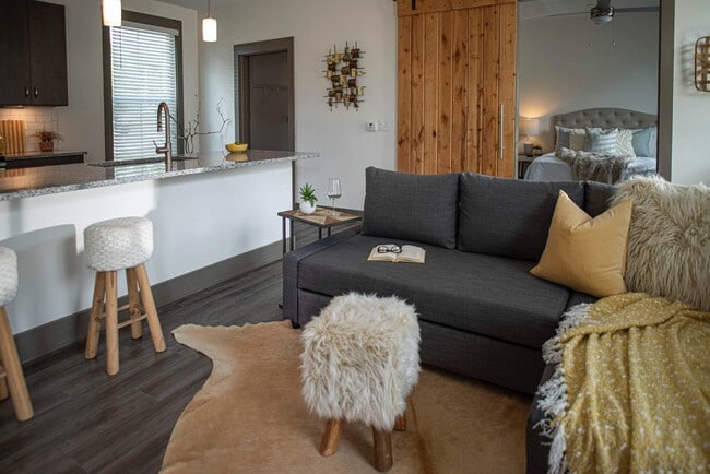 Photo - The Central on Orange Lake Apartments - Co...