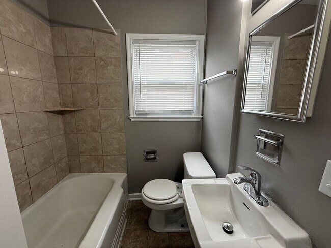 Photo - 2921 Chestnut St