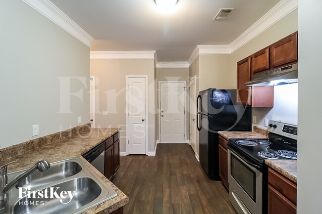 Photo - 878 Ivydale Ln SW