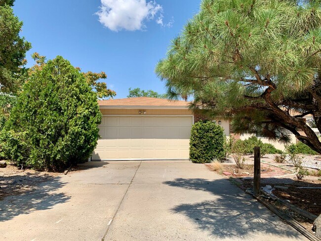 Appealing 3 Bedroom, 2 Bath Home In The NW... - Appealing 3 Bedroom, 2 Bath Home In The NW...