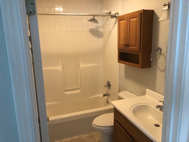 Bath - 26 E Meadow Ln