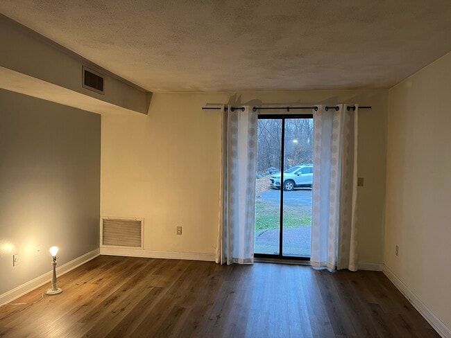 Photo - 100 Cass Ave Unit A4