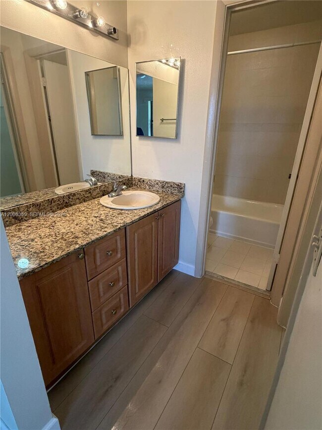 Photo - 1201 N Liberty Ave Unit 1201H