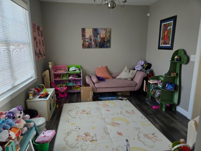 Photo - 1925 Brady Ave