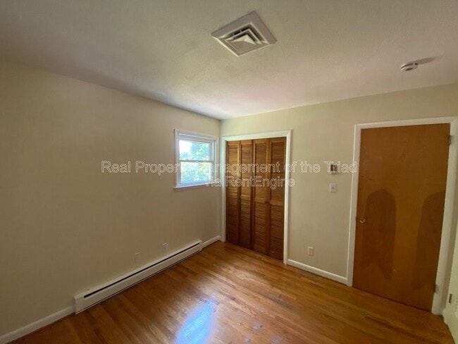 Photo - 926 Hilltop Blvd