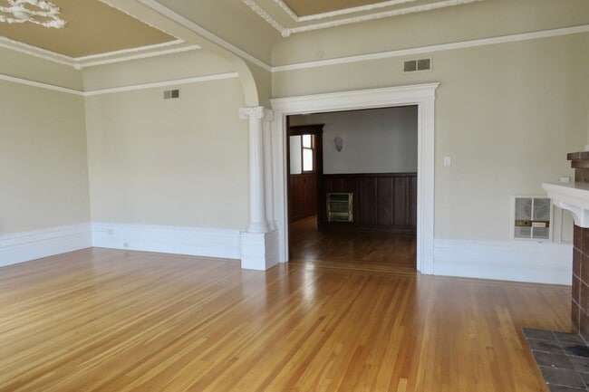 Photo - Huge and Beautiful Classic Top Floor Condo