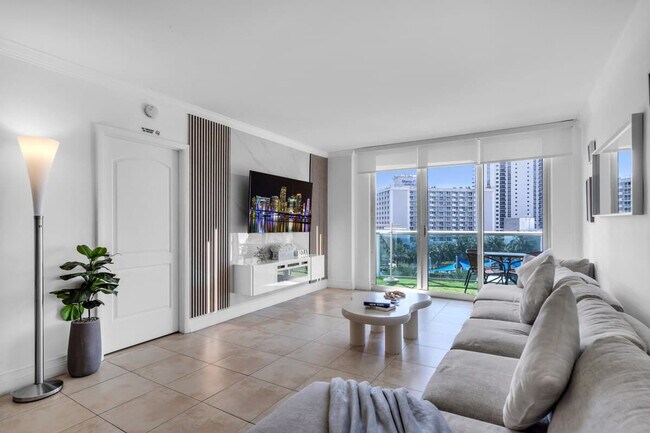 Building Photo - 19370 Collins Ave Unit ID1372352P