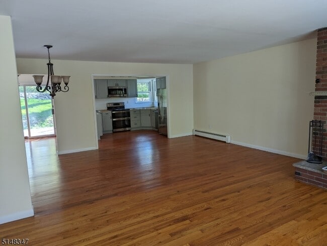 Photo - 6 W Windy Bush Ln