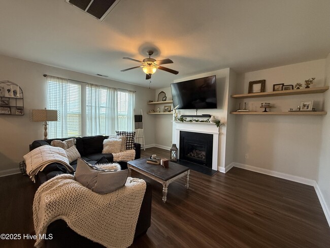 Photo - 100 Hampton Dr