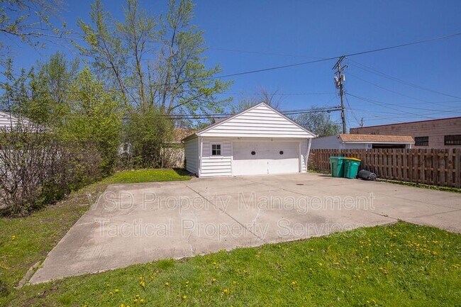 Photo - 20115 Libby Rd