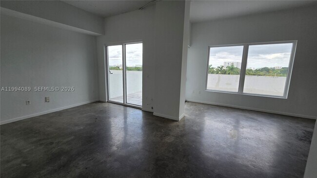 Photo - 10 SW South River Dr Unit 609