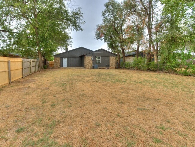 831 NW 114th St
