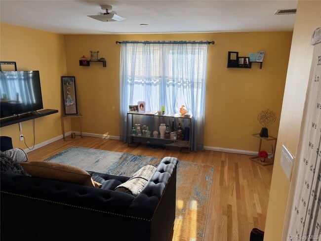 222 Colonial Ave Unit 2nd Fl