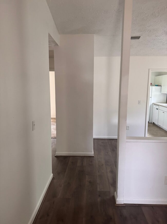 Photo - 176 Kimberly Way SW