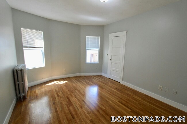 Photo - 94 E Cottage St Unit 2