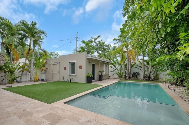 Building Photo - 1432 SW 11th St Rental