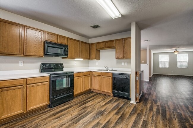 Photo - 12638 Vandelia St