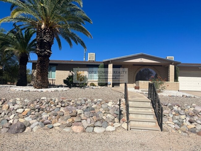 Photo - Beautiful 3 bedroom 2 bathroom with washer...