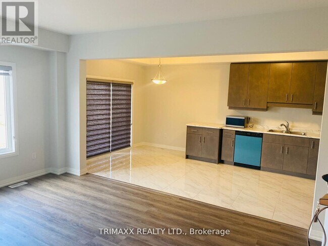 Photo - 115 Bur Oak Dr