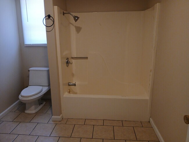 Photo - 709 S Poplar St