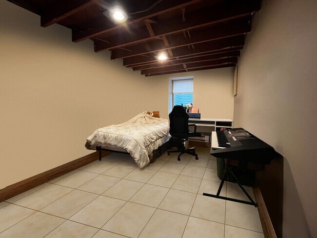 Photo - 1010 16th Ave SE