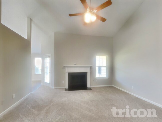 Photo - 1469 Buckingham Pl