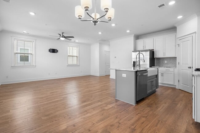 Photo - 235 Southmen Ln