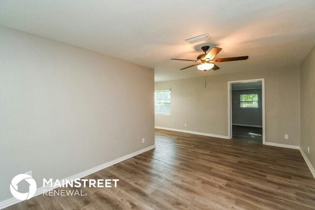 Photo - 5742 Norde Dr W