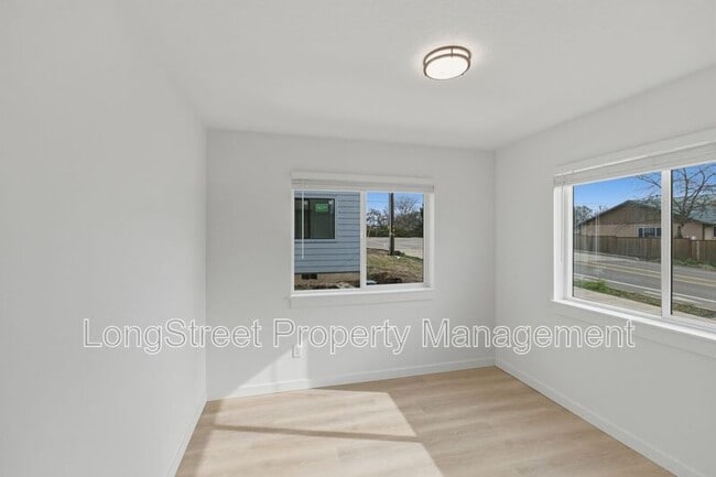 Photo - 818 S 19th St