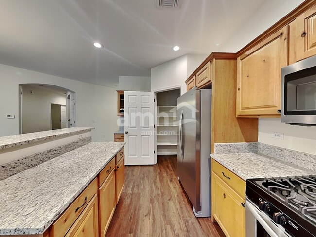 Photo - 119 S Beyerville Pl