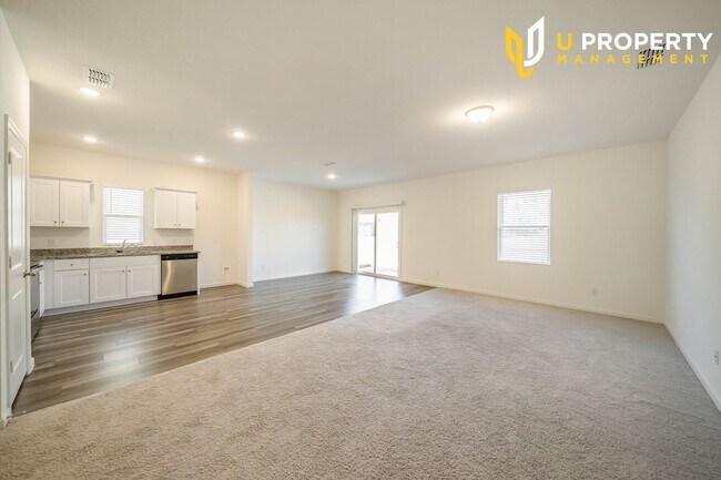 Photo - 808 Juniper St