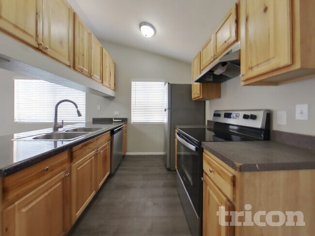 Photo - 1010 W Blackhawk Dr