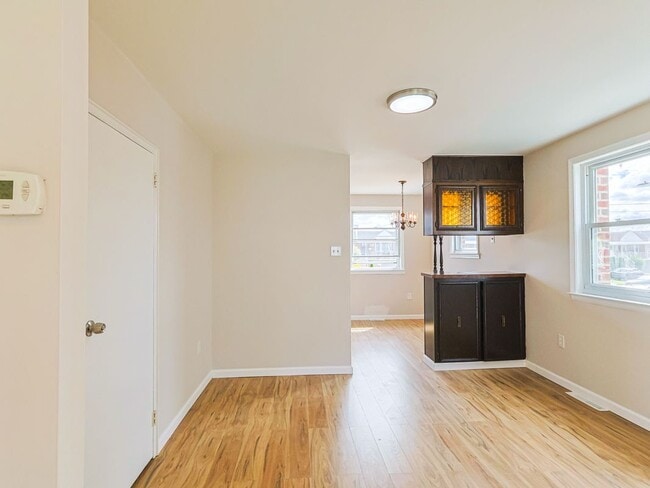 Photo - 1826 Tomlinson Rd