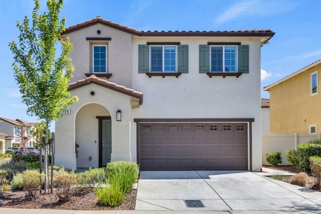 Building Photo - 4 bed / 3 bath | Upated Anatolia Home Avai...