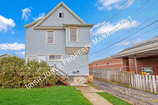 Building Photo - 19 Hinman Ave Unit Apt. 2