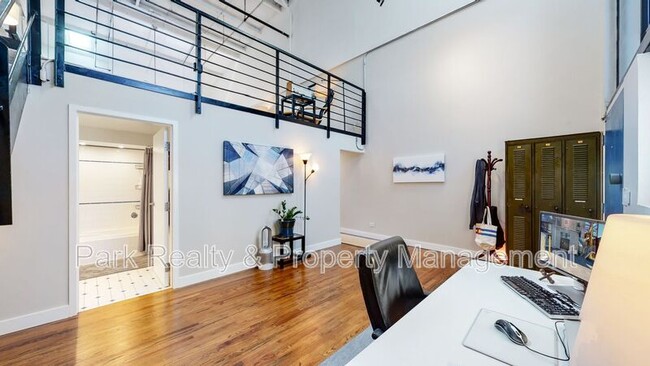 Photo - 3377 Blake St