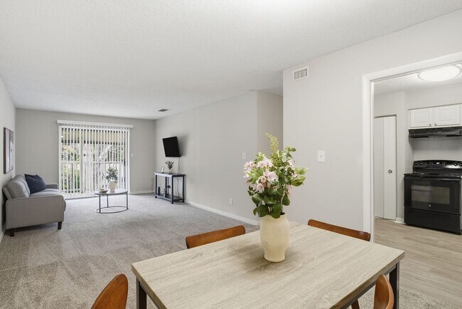 Photo - 3360 Fairway Oaks Dr Unidad SI FL2-ID1613288P