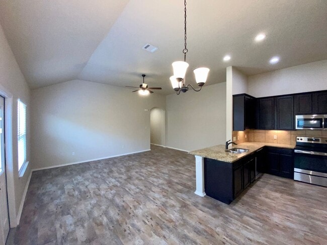 Photo - 114 Stacy Ln