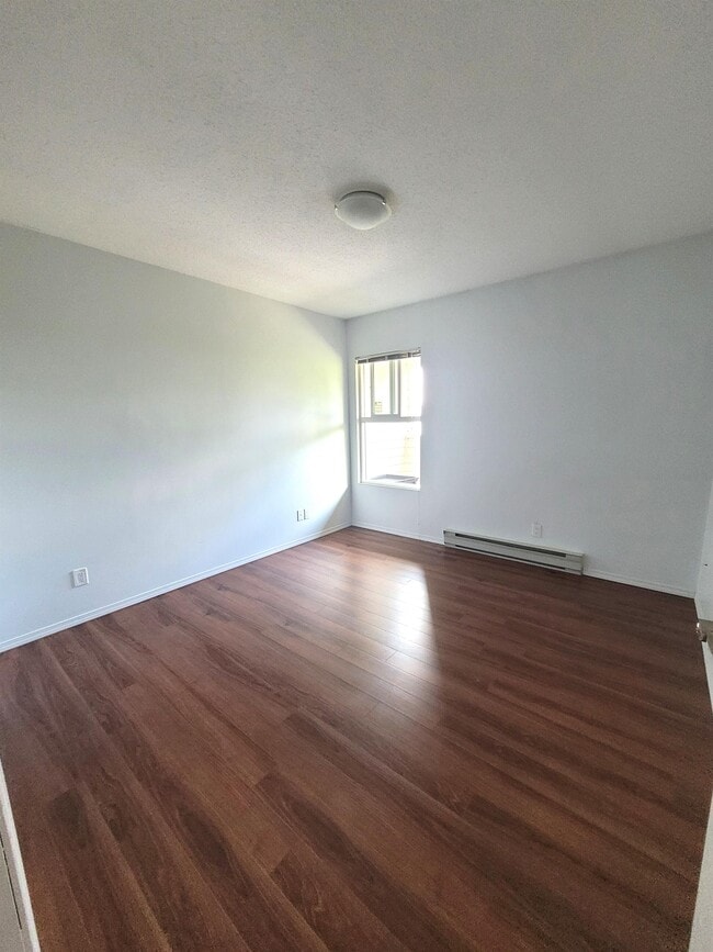 Photo - 880-880 Prince Rupert Blvd