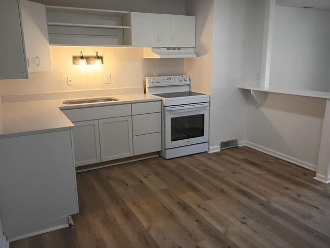 Photo - Updates....Updates.....Updates!!!! 3 Bed 2...