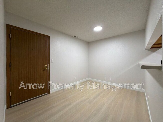 2384 N 44th St