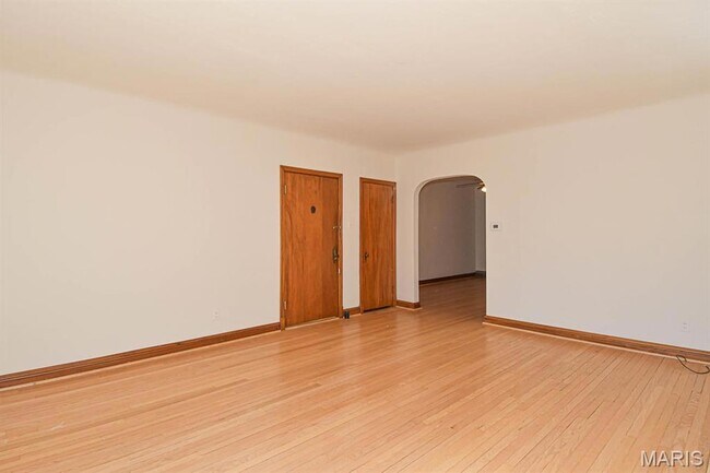 5859 Nottingham Ave Unit 2E
