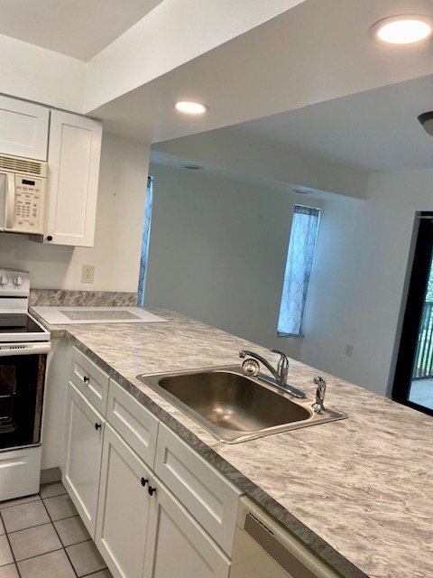 Building Photo - 420 Catamaran Dr