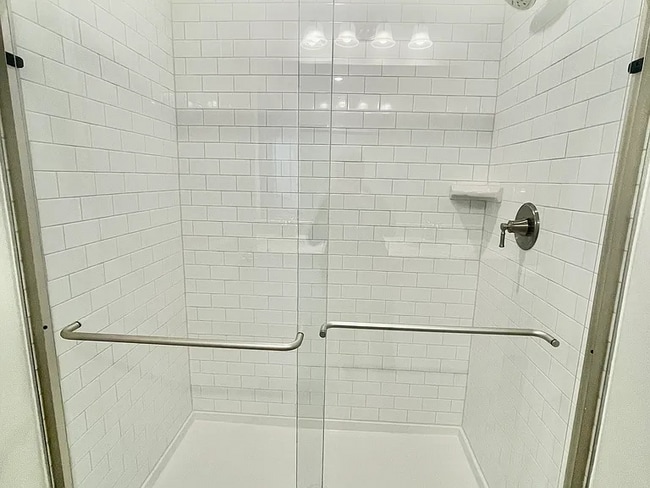 Photo - 817 McKenzie Pk Ter