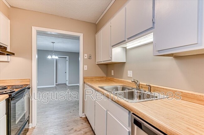 Photo - 3033 Old Powderhouse Rd