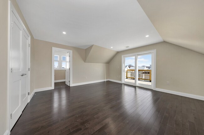 43 Wright Ave Unit 2