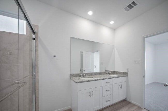 Photo - 8002 Horse Hvn Ln