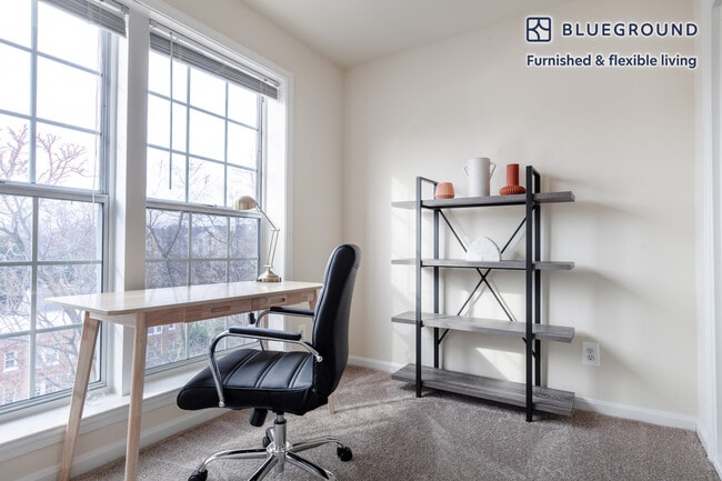 Photo - 1808 N Quinn St Unidad FL5-ID358