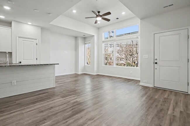 Photo - 2037 Statesville Ave